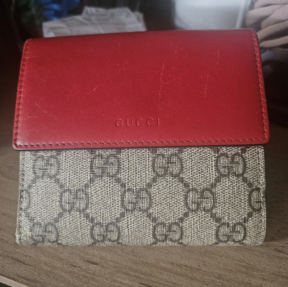 Gucci Red and Tan Women's Wallet